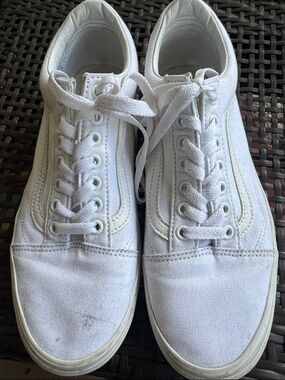 Vans White Low-Top Canvas Sneakers MEN 9.0 /Women 10.5